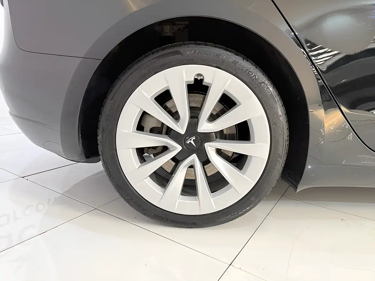 Used 2021 Tesla Model 3 Long Range Black - Interior and Exterior details 13