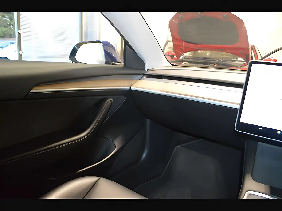 Used 2021 Tesla Model 3 Long Range Blue - Interior and Exterior details 16