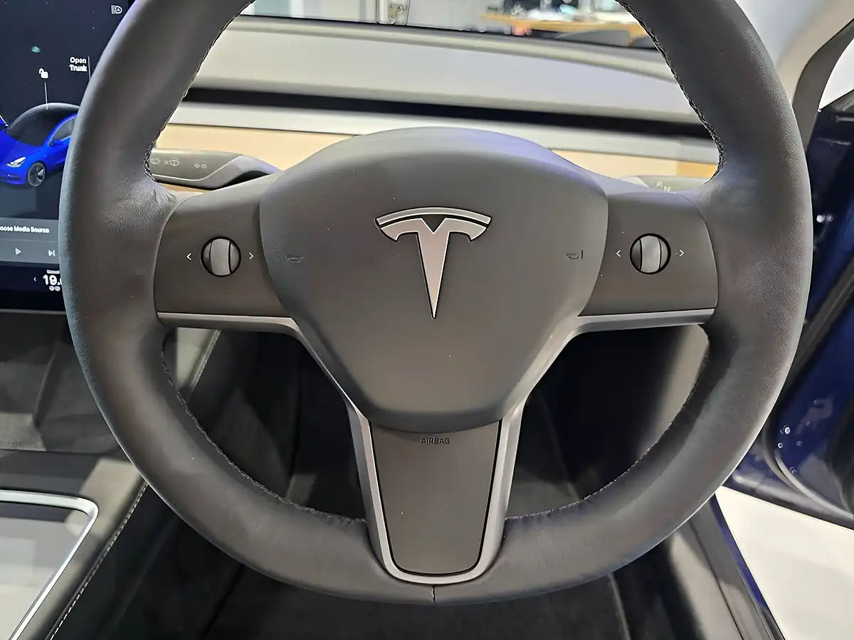 Used 2021 Tesla Model 3 Long Range Blue - Interior and Exterior details 14
