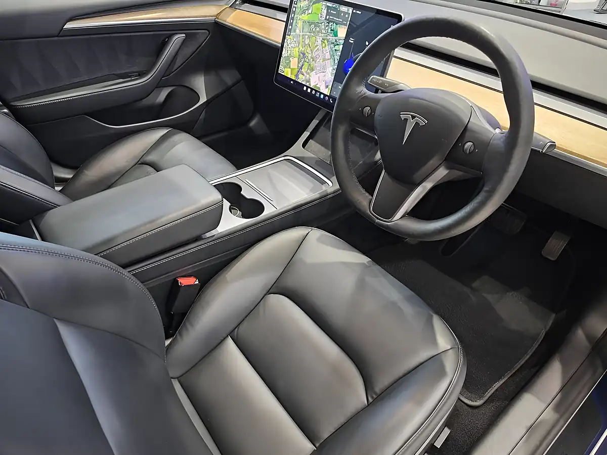 Used 2021 Tesla Model 3 Long Range Blue - Interior and Exterior details 9