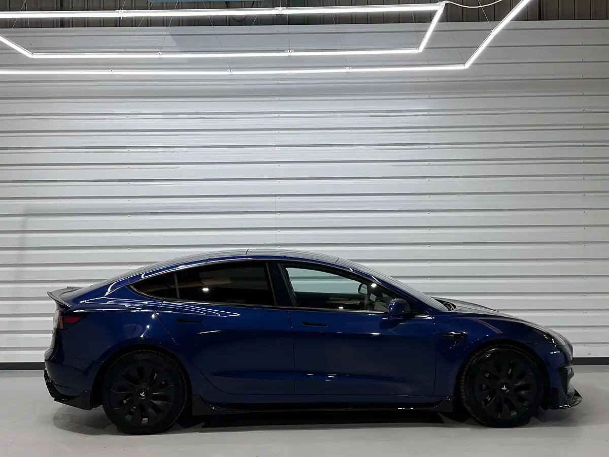 Used 2021 Tesla Model 3 Long Range Blue - Interior and Exterior details 2