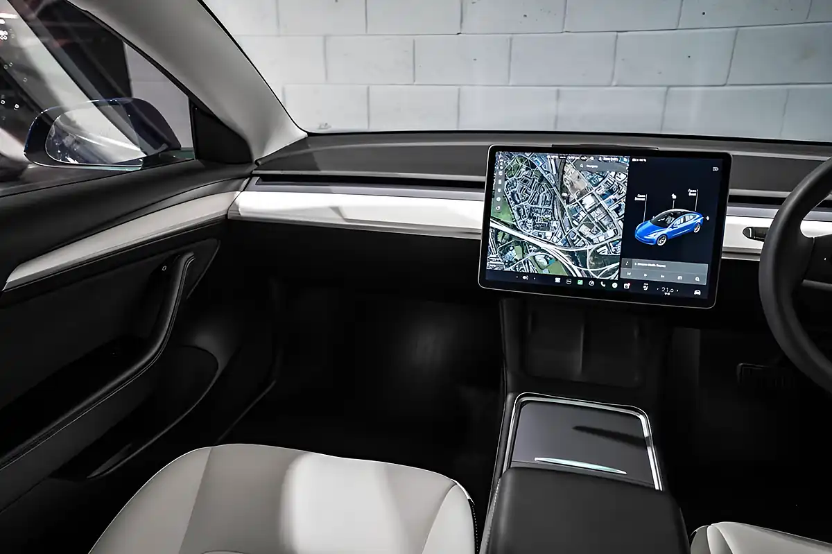 Used 2021 Tesla Model 3 Long Range Blue - Interior and Exterior details 14