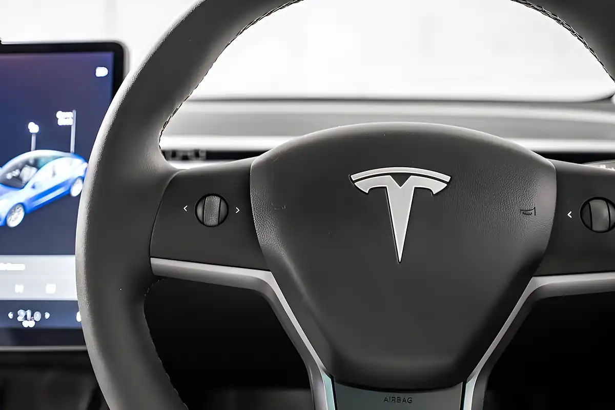 Used 2021 Tesla Model 3 Long Range Blue - Interior and Exterior details 15