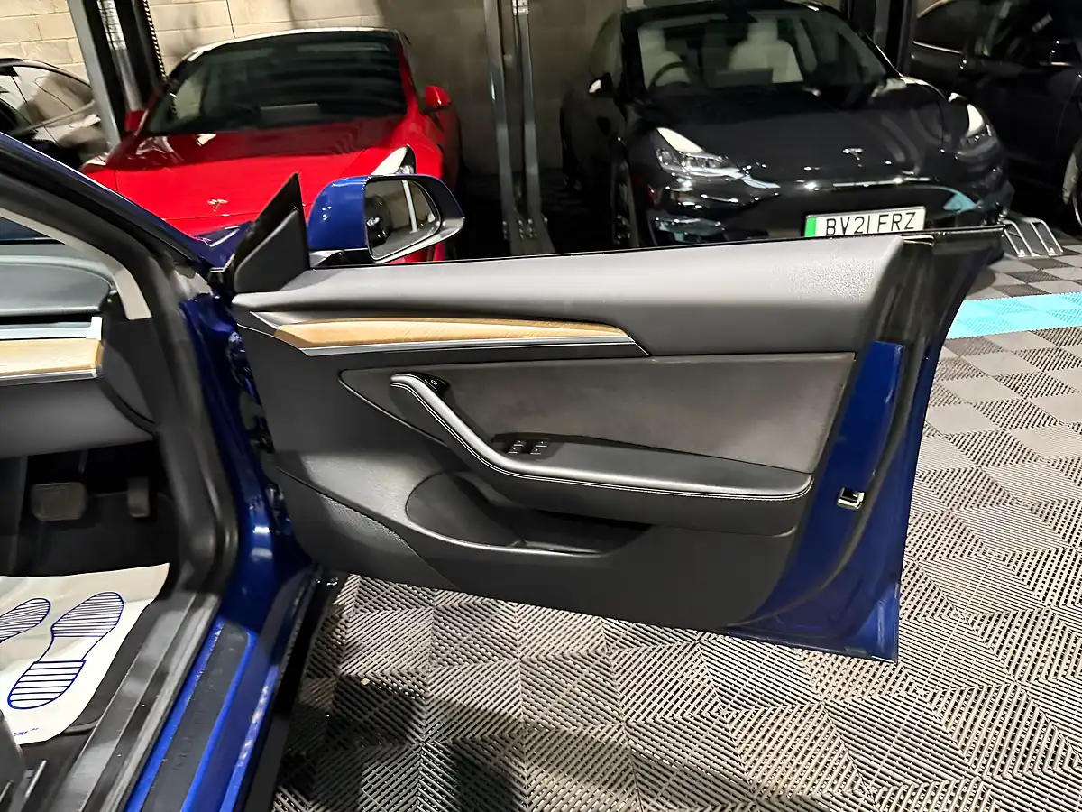 Used 2021 Tesla Model 3 Long Range Blue - Interior and Exterior details 16