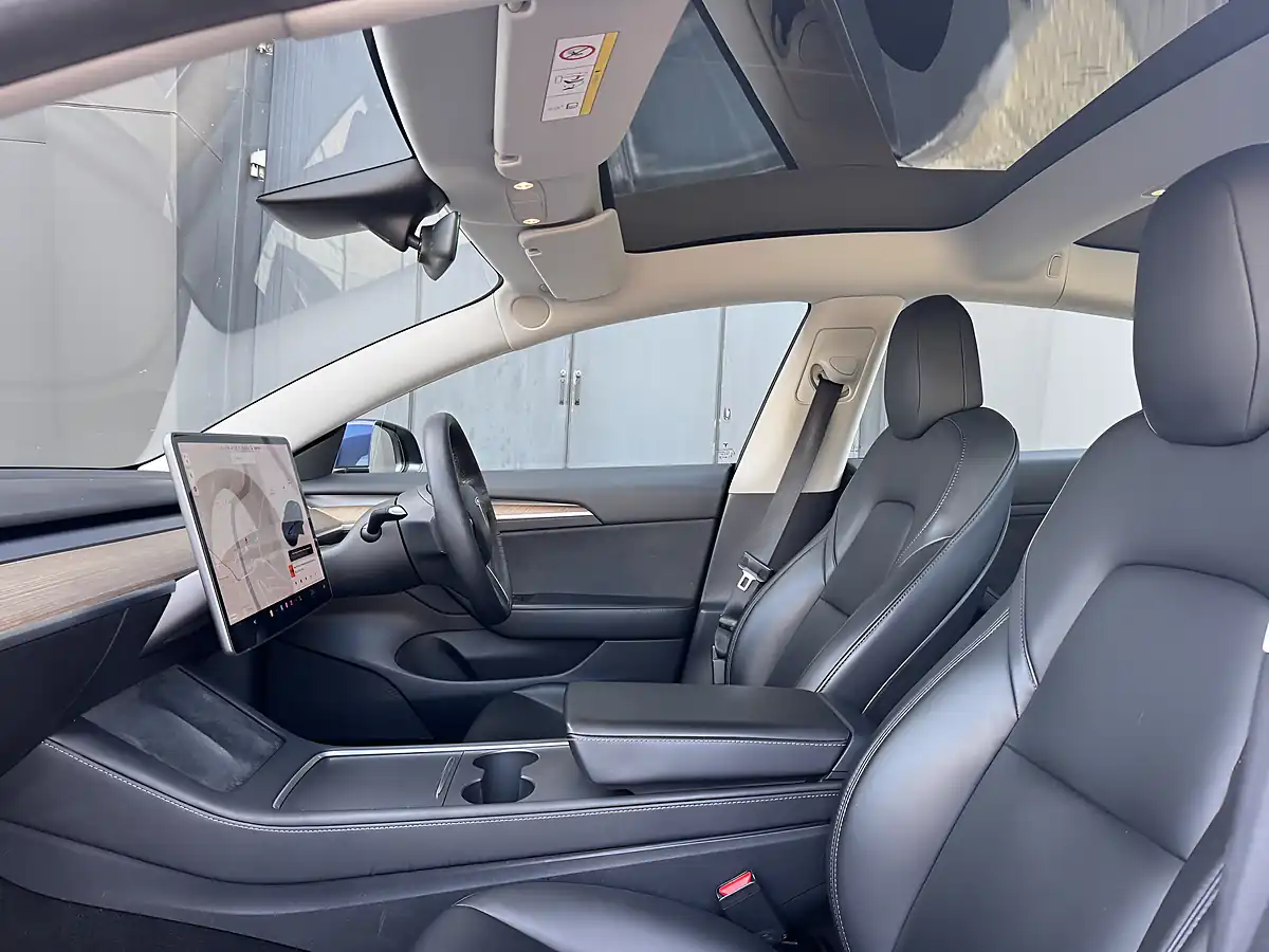 Used 2021 Tesla Model 3 Long Range Blue - Interior and Exterior details 13