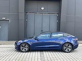 Used 2021 Tesla Model 3 Long Range Blue - Interior and Exterior details 7