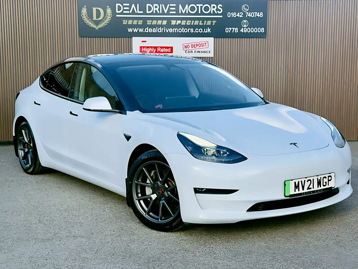 Used 2021 Tesla Model 3 Long Range White - Front View