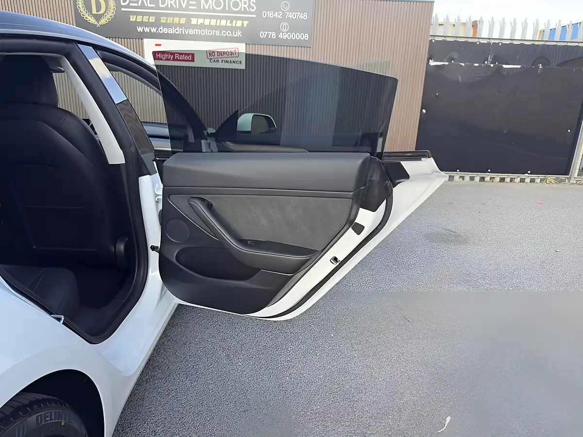 Used 2021 Tesla Model 3 Long Range White - Interior and Exterior details 10