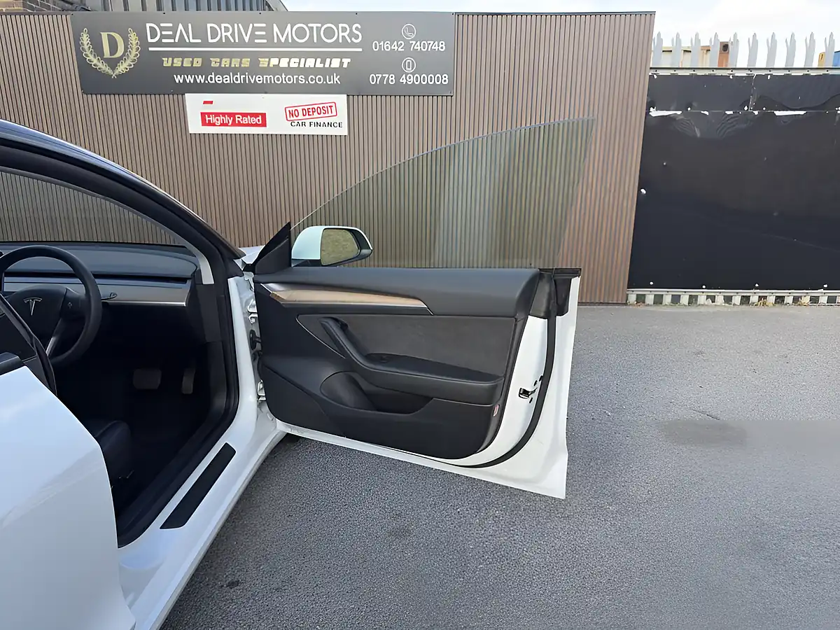 Used 2021 Tesla Model 3 Long Range White - Interior and Exterior details 11