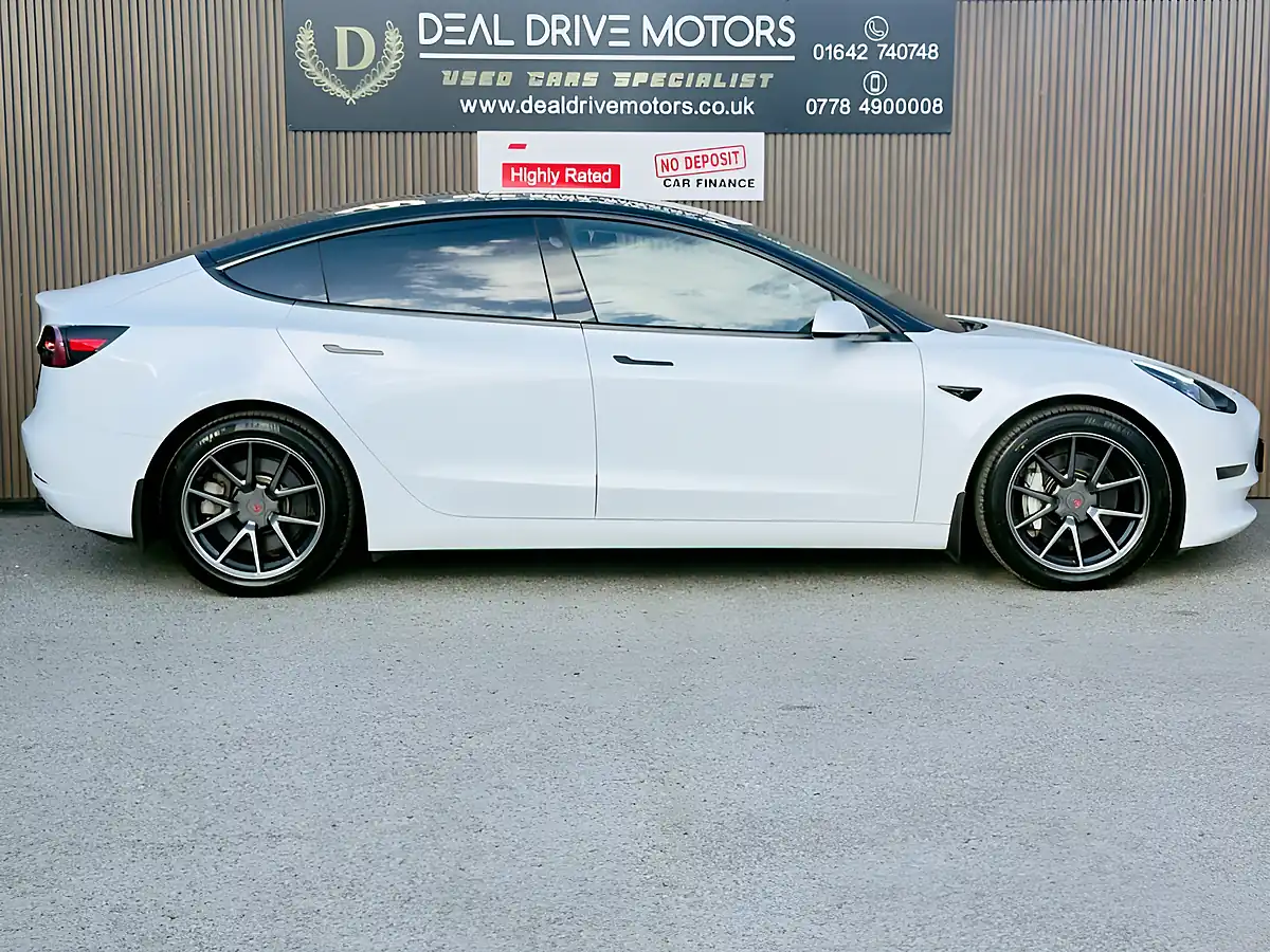 Used 2021 Tesla Model 3 Long Range White - Interior and Exterior details 8