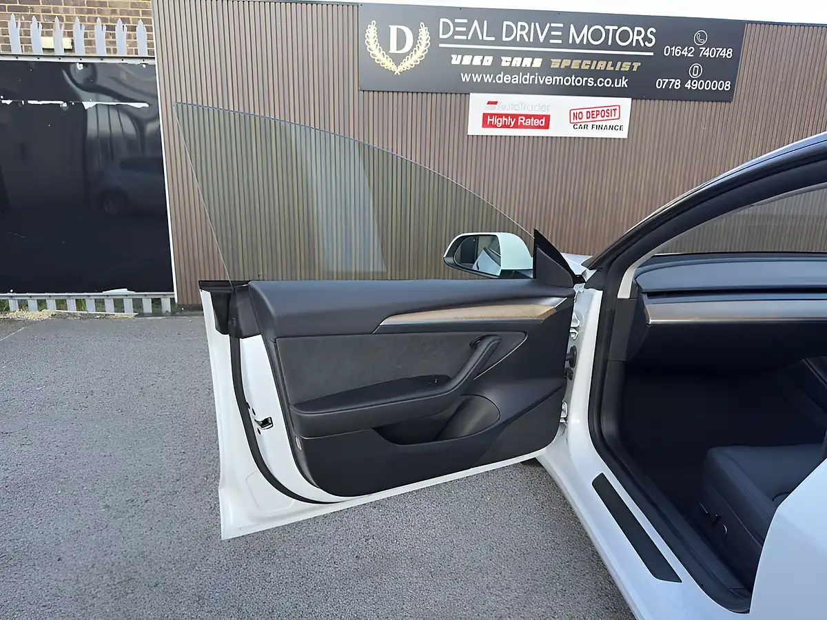 Used 2021 Tesla Model 3 Long Range White - Interior and Exterior details 9