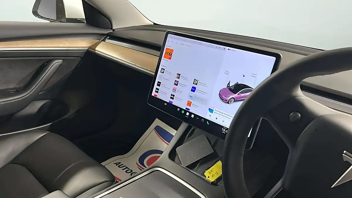 Used 2021 Tesla Model 3 Long Range White - Interior and Exterior details 15