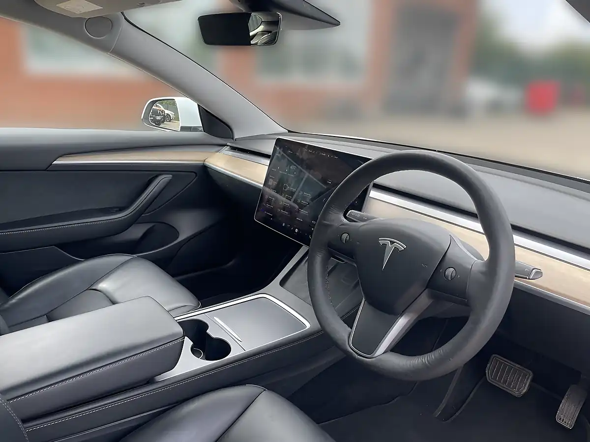 Used 2021 Tesla Model 3 Long Range White - Interior and Exterior details 9