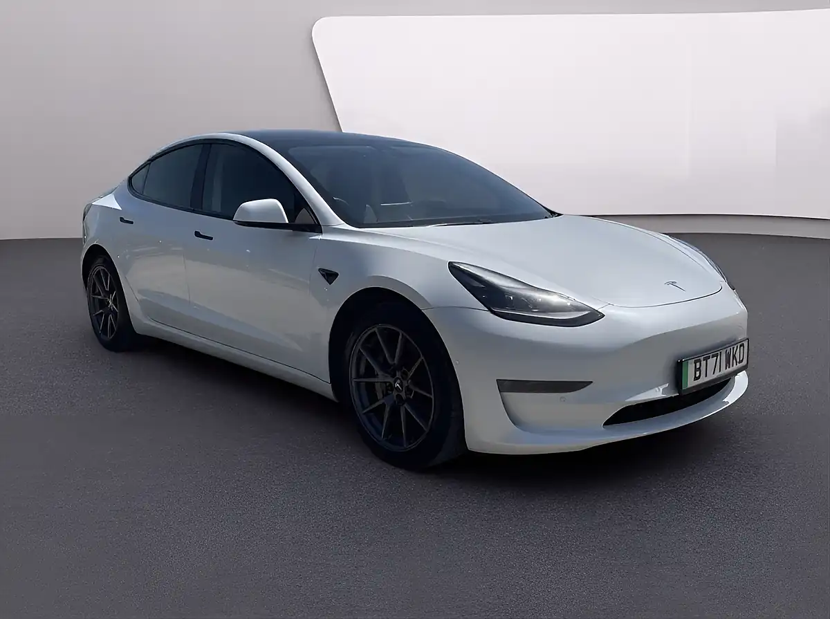 Used 2021 Tesla Model 3 Long Range White - Front View