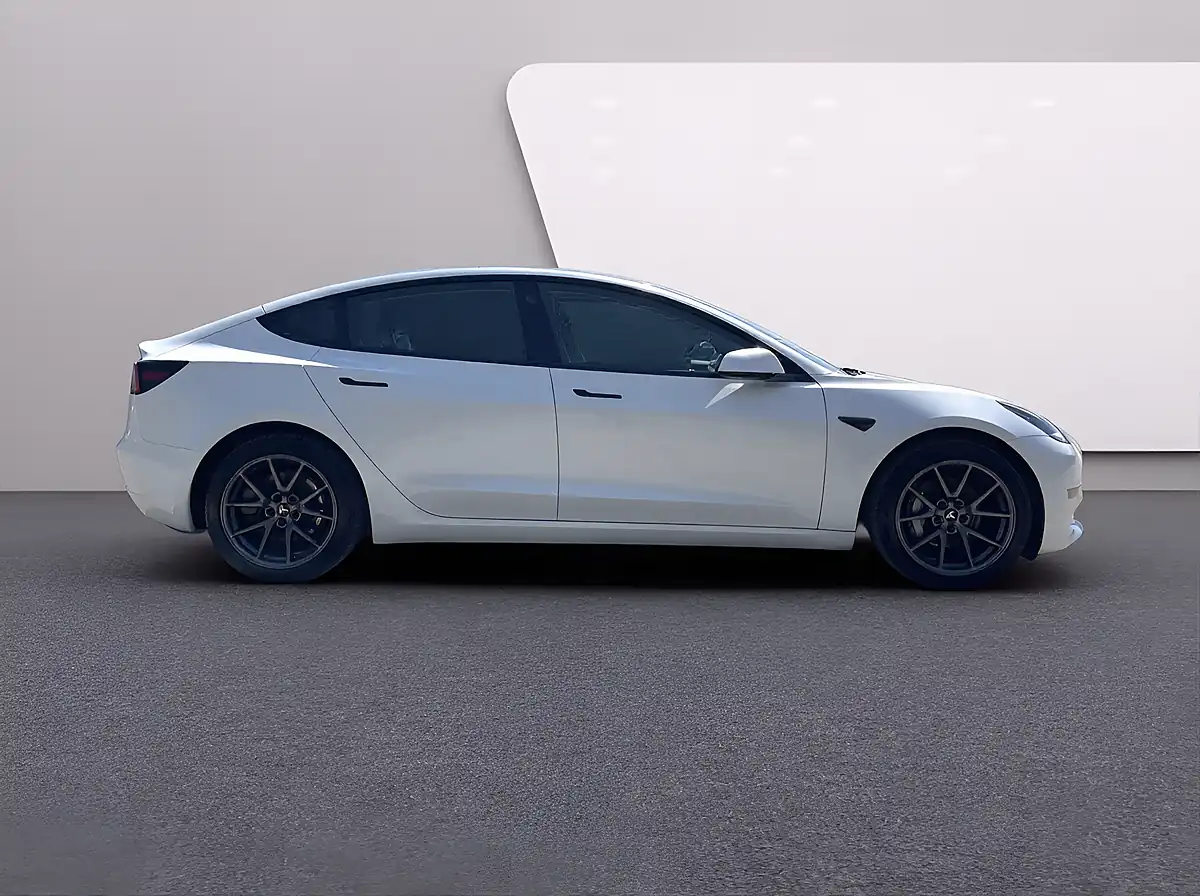 Used 2021 Tesla Model 3 Long Range White - Interior and Exterior details 8