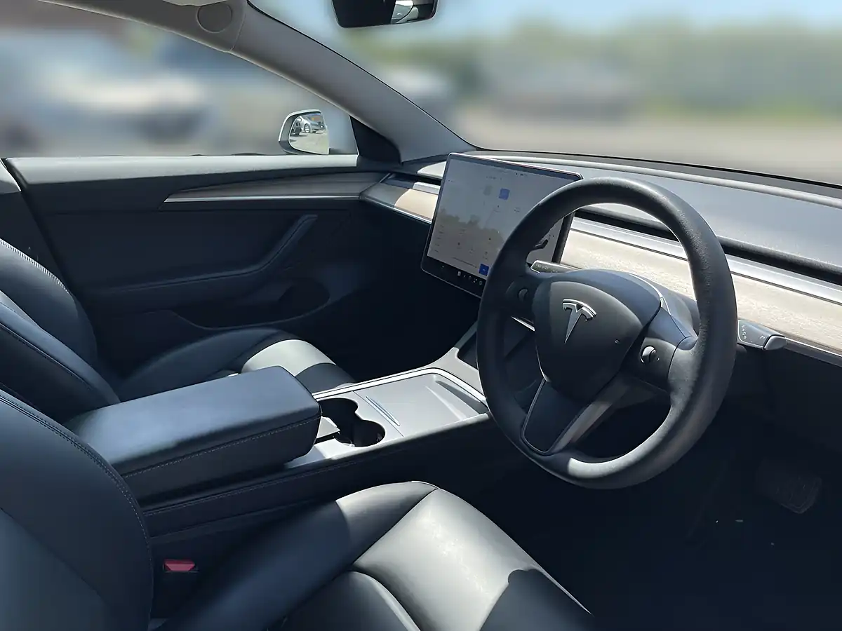 Used 2021 Tesla Model 3 Long Range White - Interior and Exterior details 9