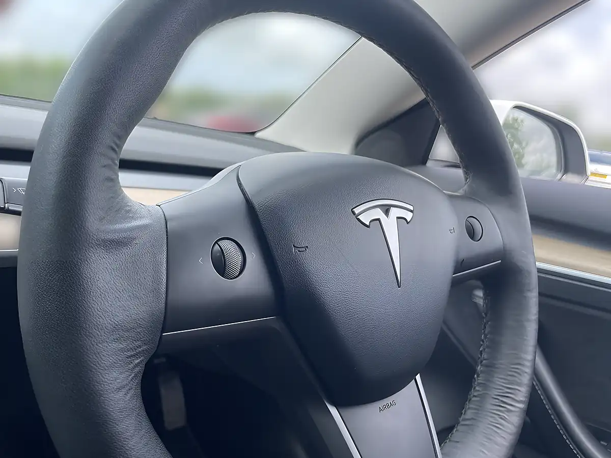 Used 2021 Tesla Model 3 Long Range White - Interior and Exterior details 3