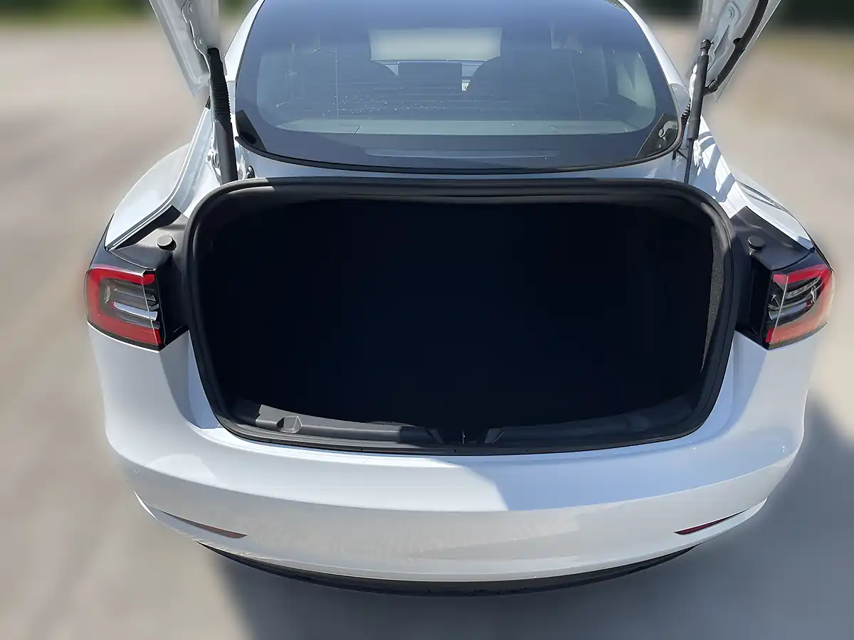 Used 2021 Tesla Model 3 Long Range White - Front View
