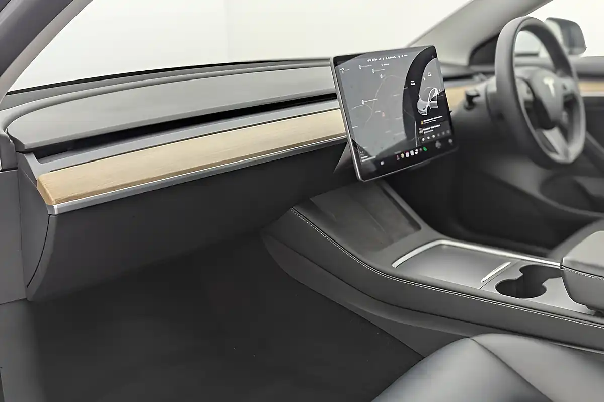 Used 2021 Tesla Model 3 Long Range White - Interior and Exterior details 12