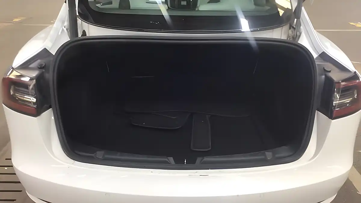 Used 2021 Tesla Model 3 Long Range White - Interior and Exterior details 8