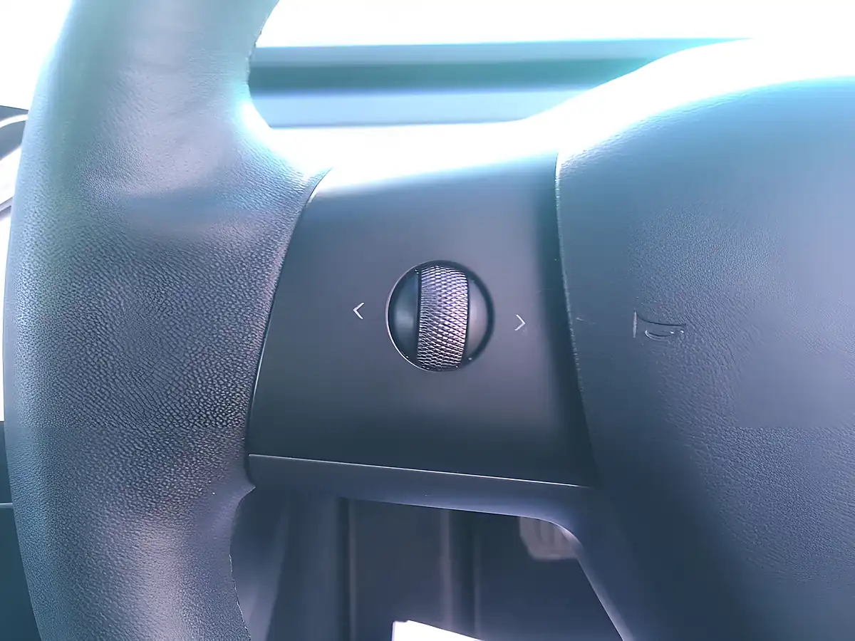 Used 2021 Tesla Model 3 Long Range White - Interior and Exterior details 10
