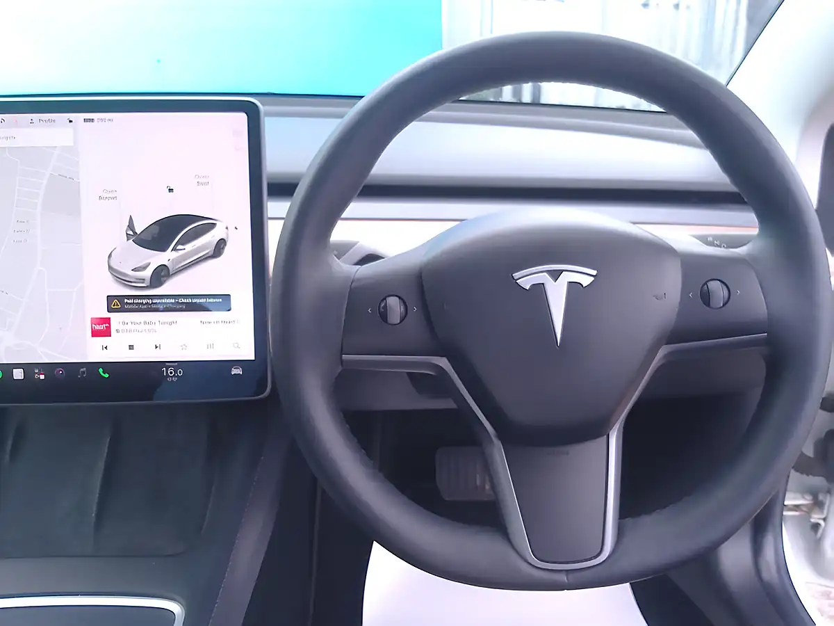 Used 2021 Tesla Model 3 Long Range White - Interior and Exterior details 10