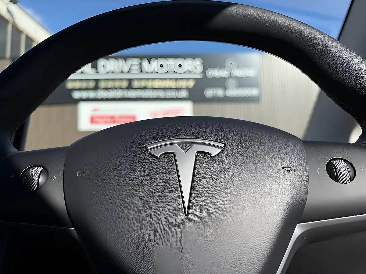 Used 2021 Tesla Model 3 Long Range White - Interior and Exterior details 11