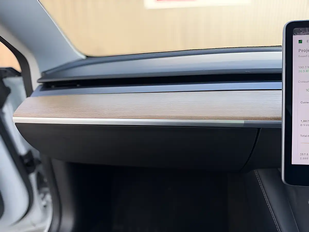 Used 2021 Tesla Model 3 Long Range White - Interior and Exterior details 14