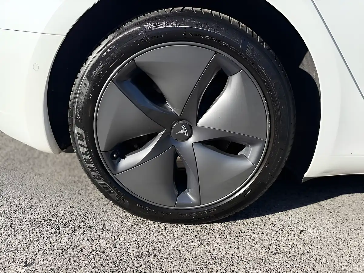Used 2021 Tesla Model 3 Long Range White - Interior and Exterior details 18