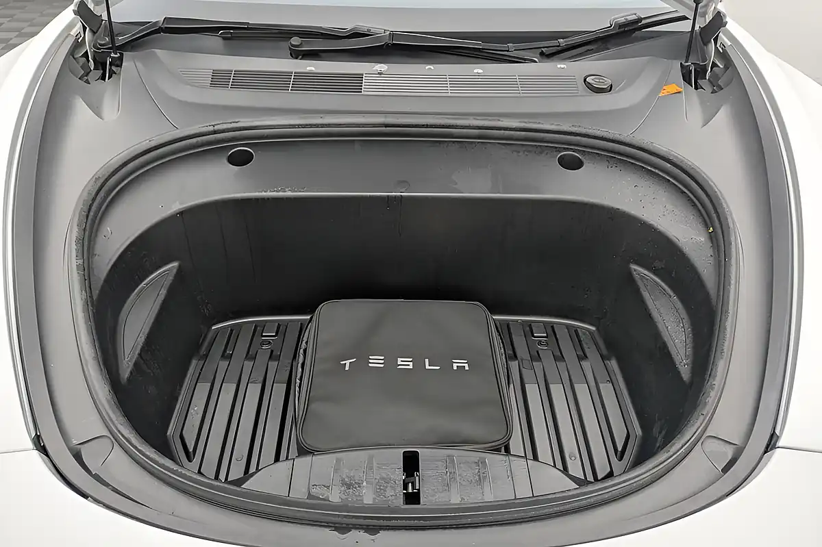 Used 2021 Tesla Model 3 Long Range White - Interior and Exterior details 19