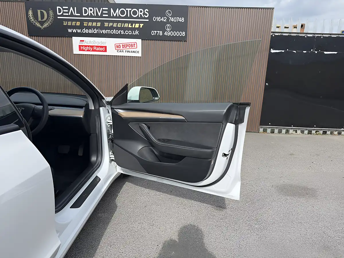 Used 2021 Tesla Model 3 Long Range White - Interior and Exterior details 11