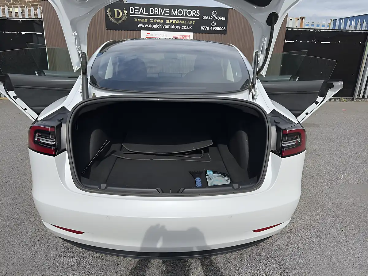 Used 2021 Tesla Model 3 Long Range White - Interior and Exterior details 13