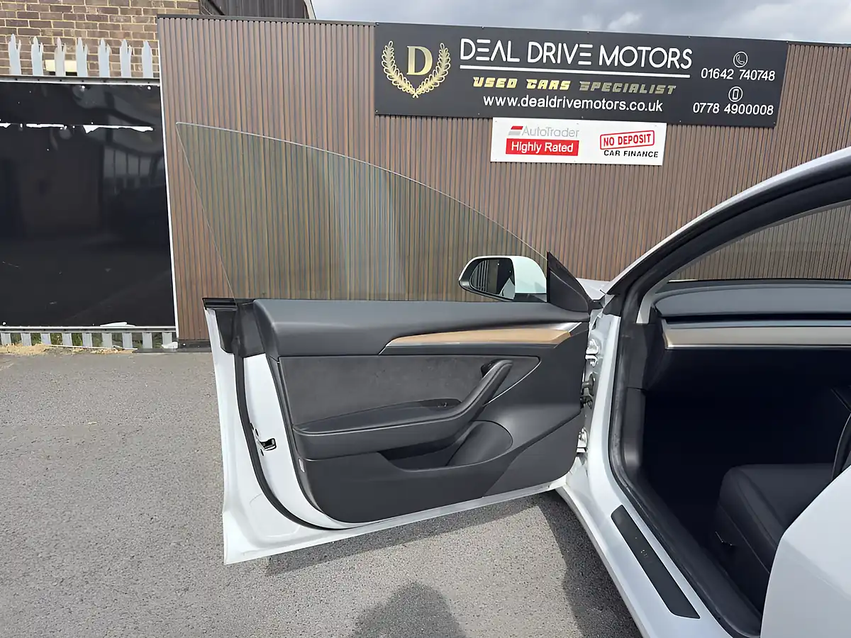 Used 2021 Tesla Model 3 Long Range White - Interior and Exterior details 9