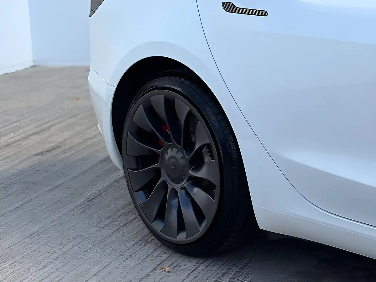Used 2021 Tesla Model 3 Performance Pearl White - Interior and Exterior details 7