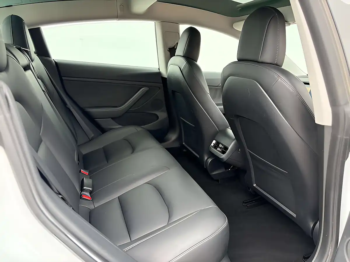 Used 2021 Tesla Model 3 Performance Pearl White - Interior and Exterior details 11