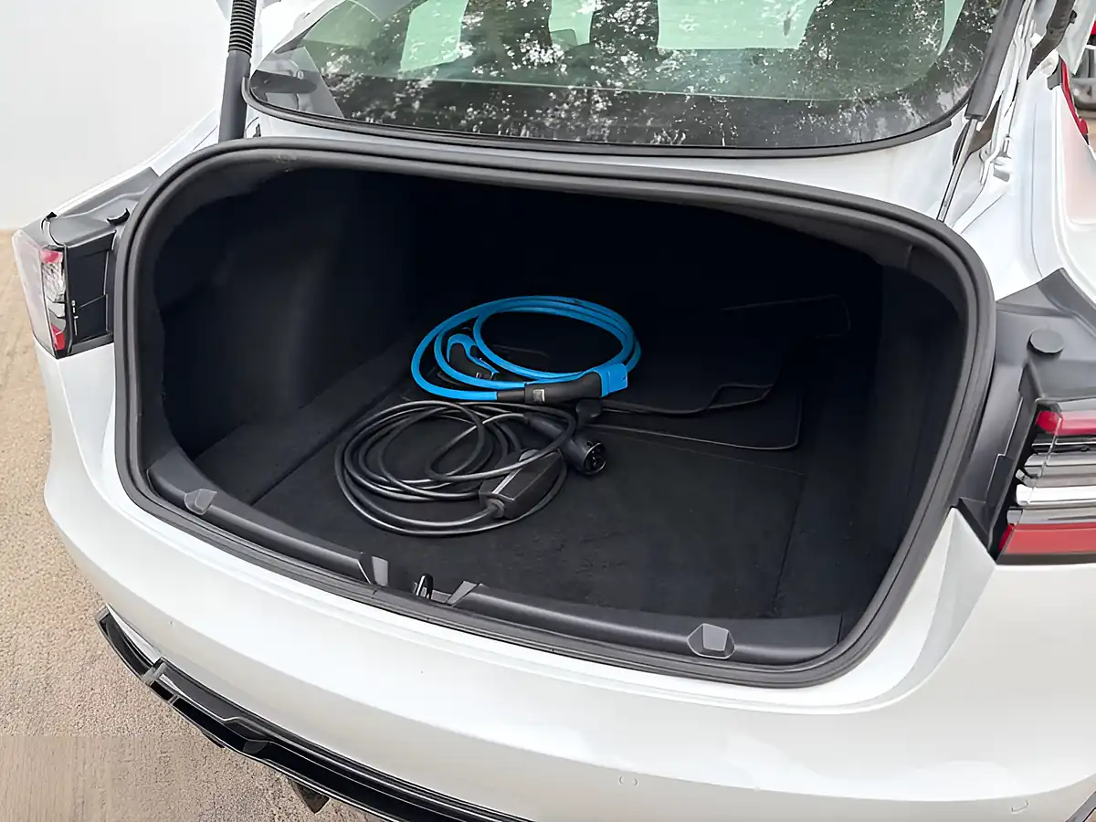 Used 2021 Tesla Model 3 Performance Pearl White - Interior and Exterior details 14