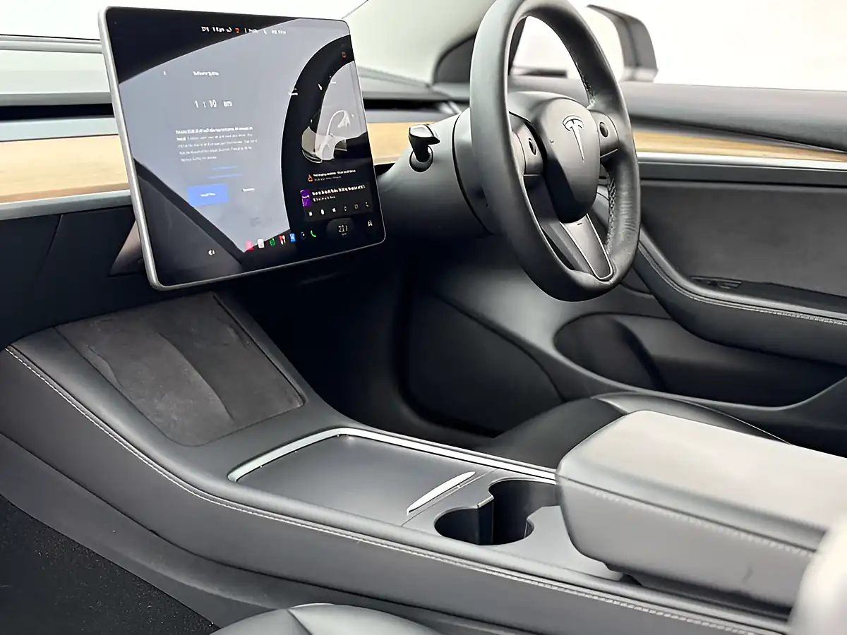 Used 2021 Tesla Model 3 Performance Pearl White - Interior and Exterior details 20