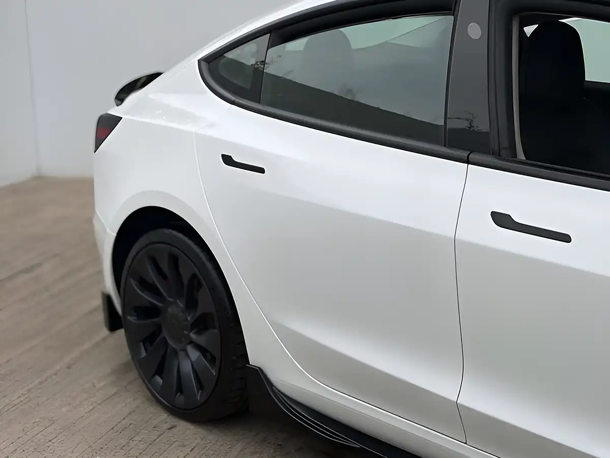 Used 2021 Tesla Model 3 Performance Pearl White - Interior and Exterior details 4