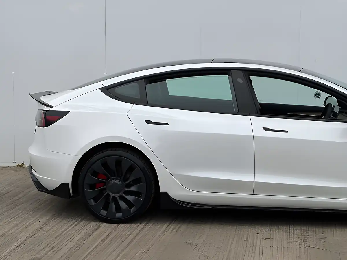 Used 2021 Tesla Model 3 Performance Pearl White - Interior and Exterior details 8
