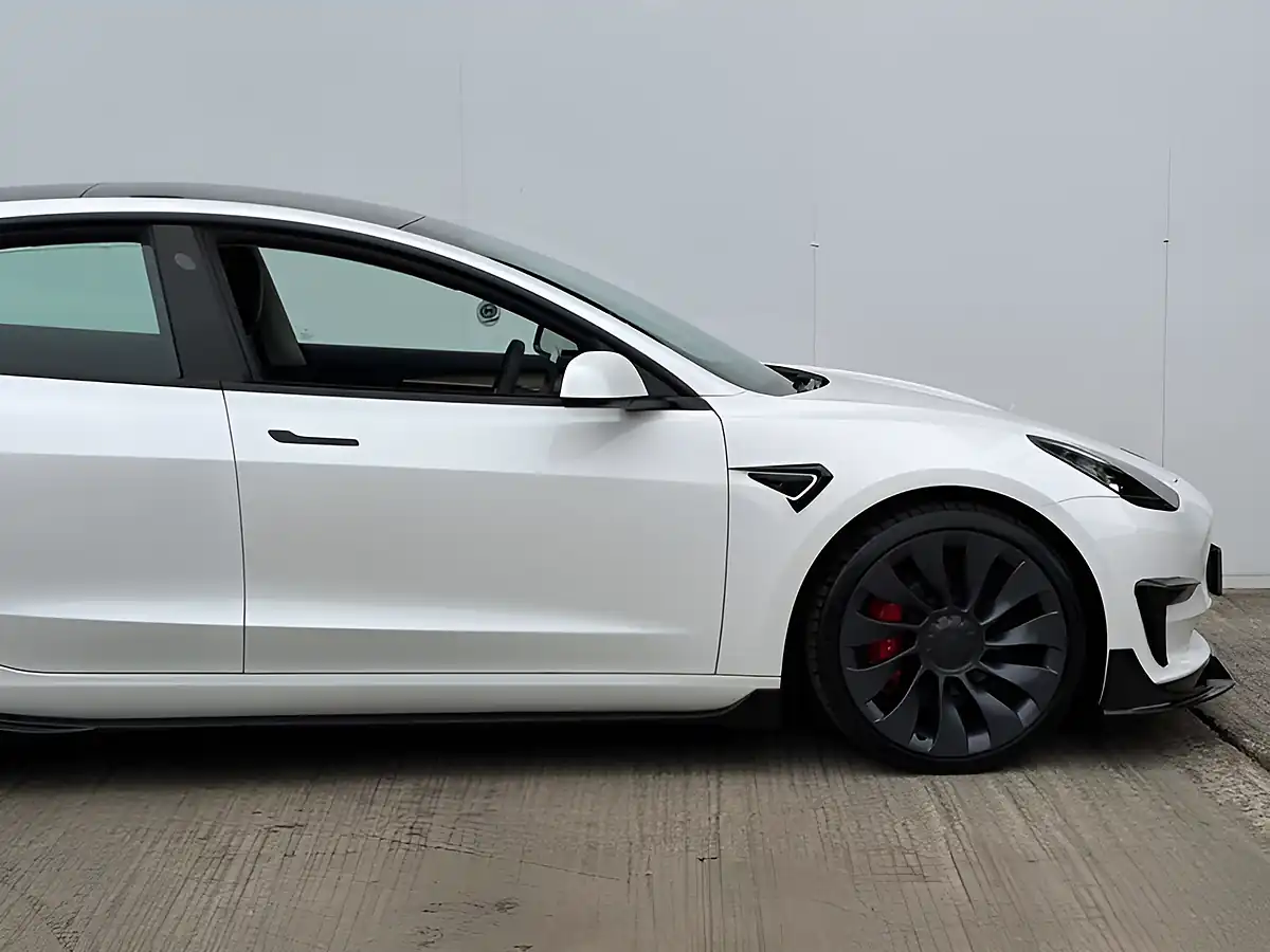 Used 2021 Tesla Model 3 Performance Pearl White - Interior and Exterior details 9