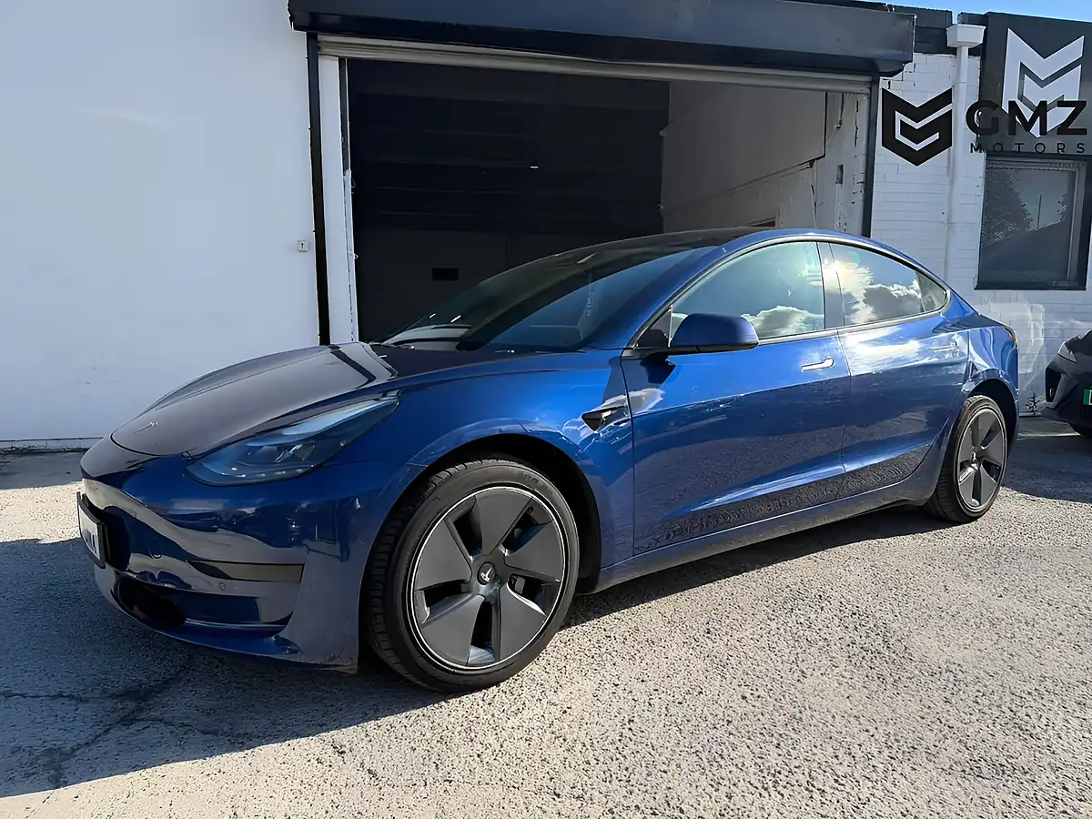 Used 2021 Tesla Model 3 Standard Range Plus Blue - Interior and Exterior details 3