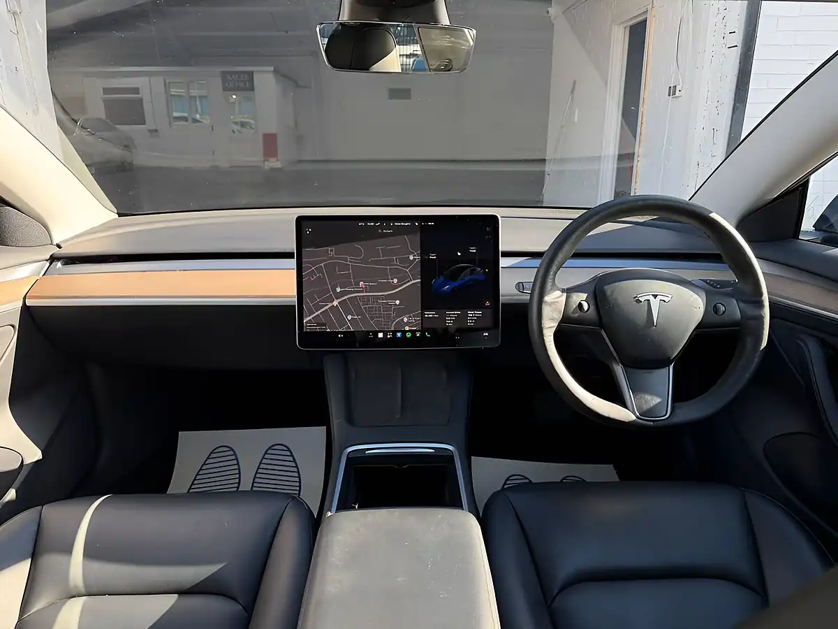 Used 2021 Tesla Model 3 Standard Range Plus Blue - Interior and Exterior details 4
