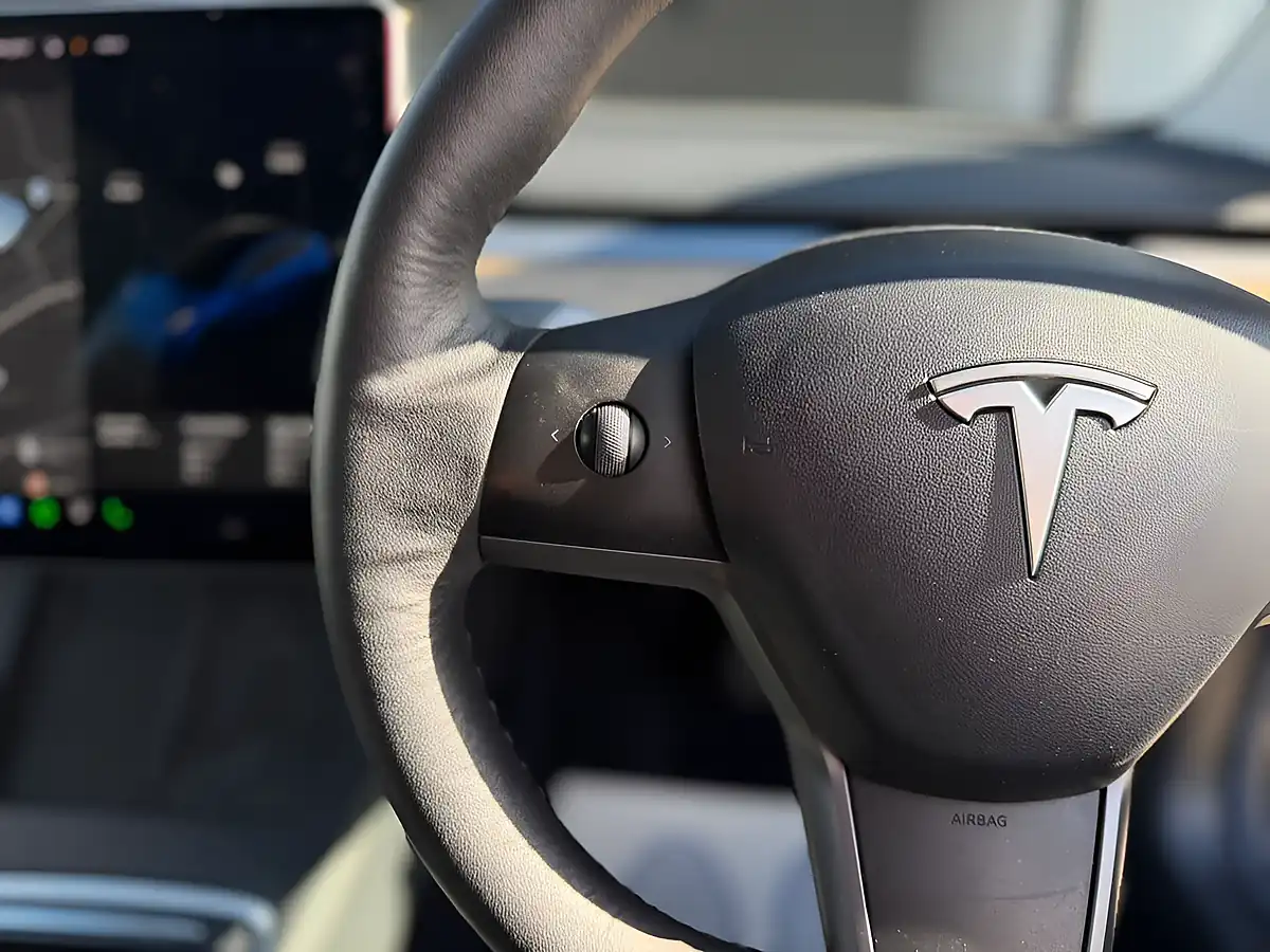 Used 2021 Tesla Model 3 Standard Range Plus Blue - Interior and Exterior details 7