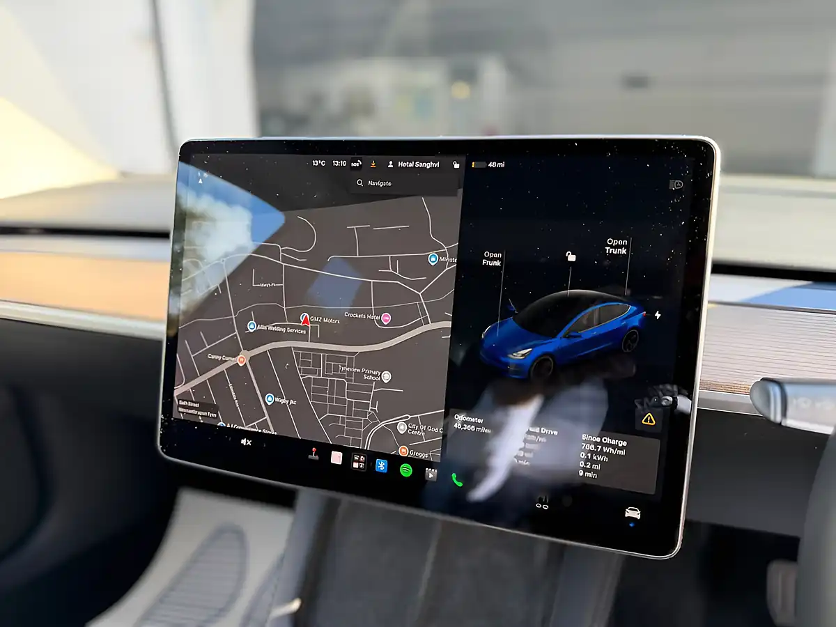 Used 2021 Tesla Model 3 Standard Range Plus Blue - Interior and Exterior details 8