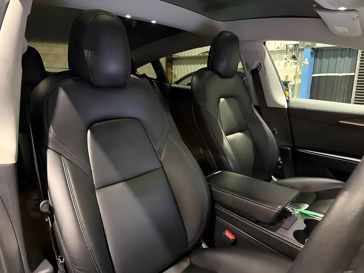 Used 2021 Tesla Model 3 Standard Range Plus Deep Blue - Interior and Exterior details 13