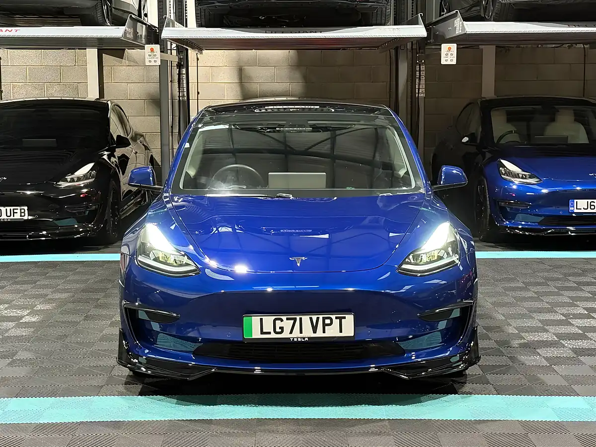 Used 2021 Tesla Model 3 Standard Range Plus Deep Blue - Interior and Exterior details 4
