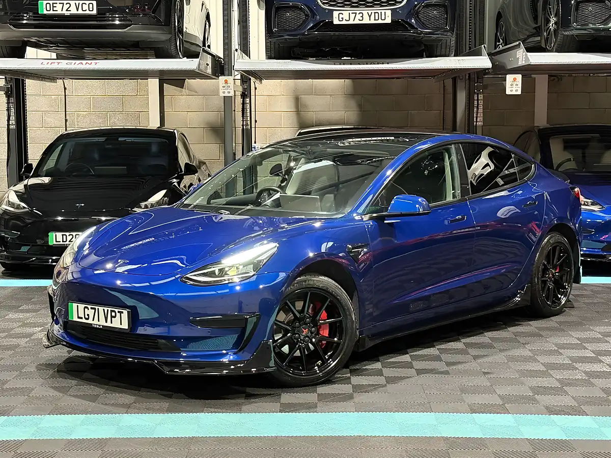 Used 2021 Tesla Model 3 Standard Range Plus Deep Blue - Interior and Exterior details 5