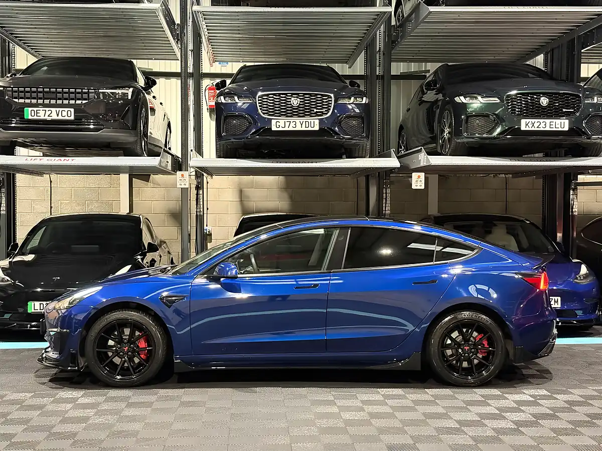 Used 2021 Tesla Model 3 Standard Range Plus Deep Blue - Interior and Exterior details 6