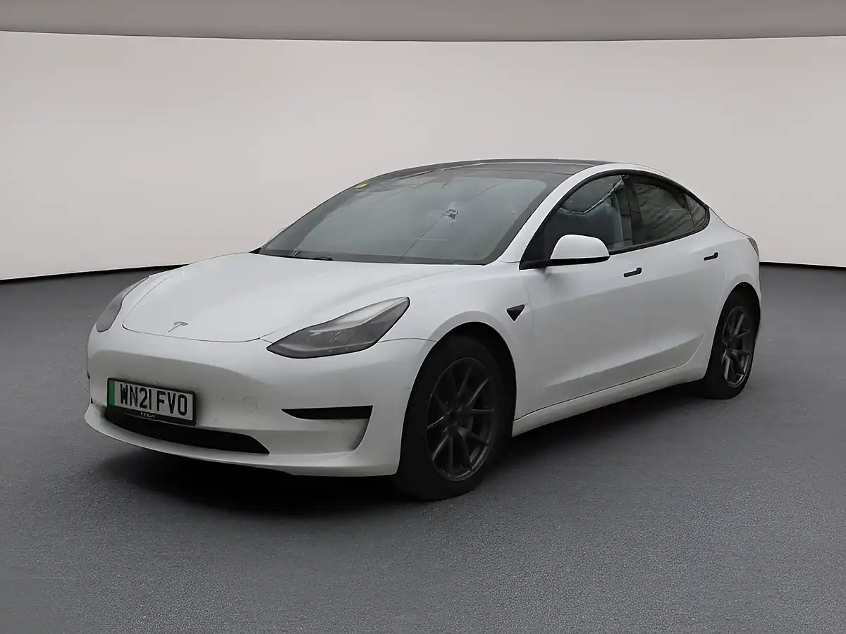 Used 2021 Tesla Model 3 Standard Range Plus White - Interior and Exterior details 2
