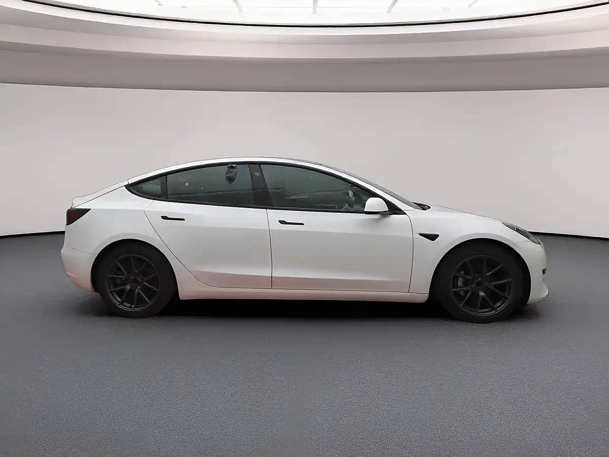 Used 2021 Tesla Model 3 Standard Range Plus White - Interior and Exterior details 5